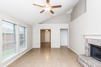 2500 Ensenada Ln in Fort Worth, TX - Building Photo - Building Photo