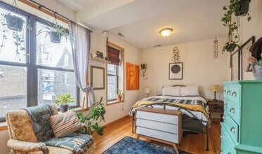 1015 N Campbell Ave in Chicago, IL - Building Photo - Building Photo