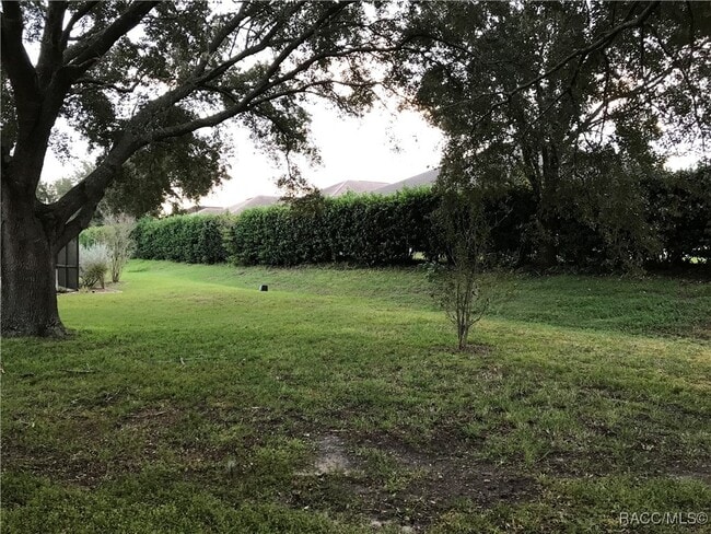 property at 2595 N Brentwood Cir