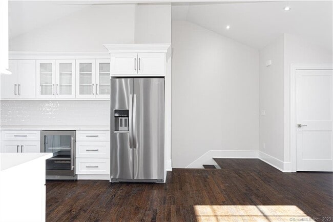 36 Poe Ct in Fairfield, CT - Building Photo - Building Photo