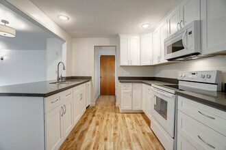 26 6th St S in Kirkland, WA - Building Photo - Building Photo