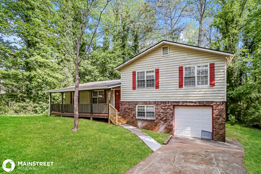 207 Carmichael Rd in Woodstock, GA - Building Photo