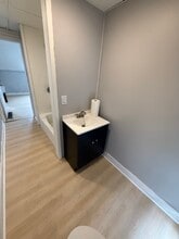 313 Kossuth St, Unit Front 2 in Rome, NY - Foto de edificio - Building Photo