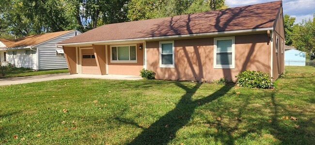 property at 3912 SW Dixie Ct