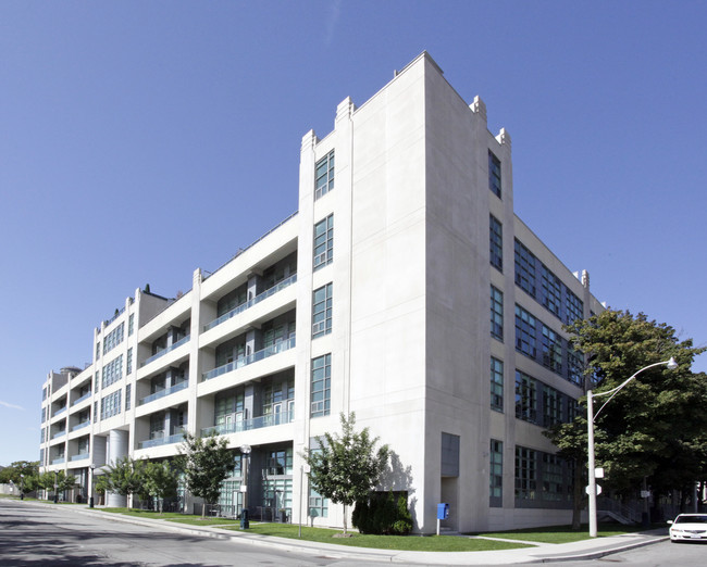 Madison Avenue Lofts in Toronto, ON - Building Photo - Building Photo