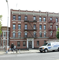 Clarendon in Brooklyn, NY - Building Photo