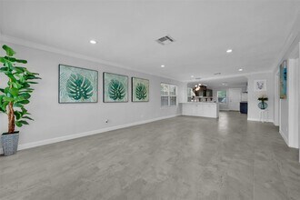 2610 W Holcombe Blvd in Houston, TX - Building Photo - Building Photo