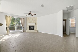 1222 Wilder Pond in San Antonio, TX - Building Photo - Building Photo