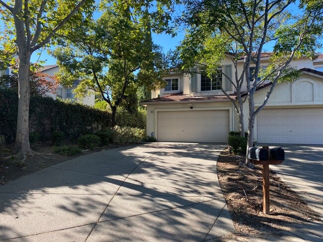 property at 1810 Gardenia Ct