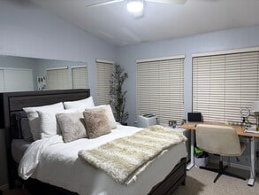 3 Sussex Ct, Unit NA in Bedminster, NJ - Foto de edificio - Building Photo