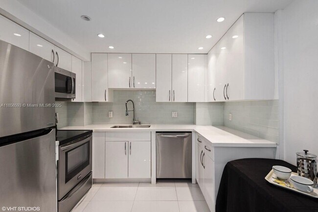 1950 S Ocean Dr, Unit 7G in Hallandale Beach, FL - Foto de edificio - Building Photo