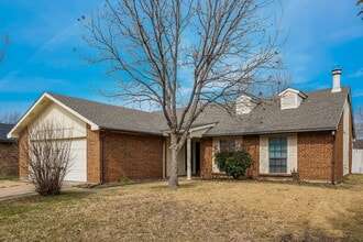 1702 Clark Trail in Grand Prairie, TX - Building Photo - Building Photo