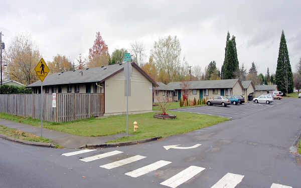 The Harmony Apartments in Beaverton, OR - Building Photo - Building Photo