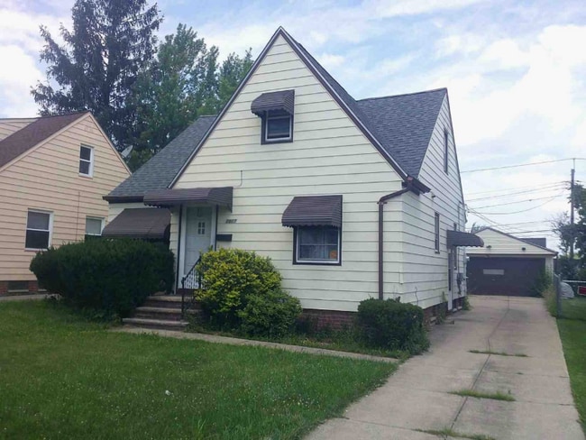 property at 12817 Oakview Blvd