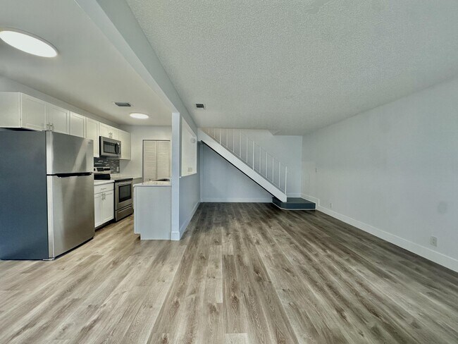 property at 801 Tiffany Dr S