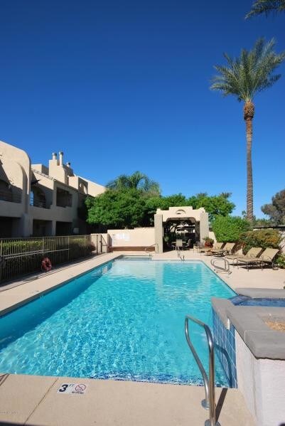 3845 E Greenway Rd-Unit -230 in Phoenix, AZ - Building Photo - Building Photo