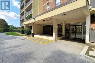 15 London Green Ct in Toronto, ON - Building Photo - Building Photo
