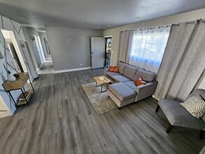 96 E. Palomar in Chula Vista, CA - Building Photo - Building Photo