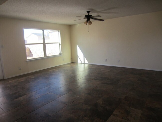 6001 Palmdale St in El Paso, TX - Building Photo - Building Photo