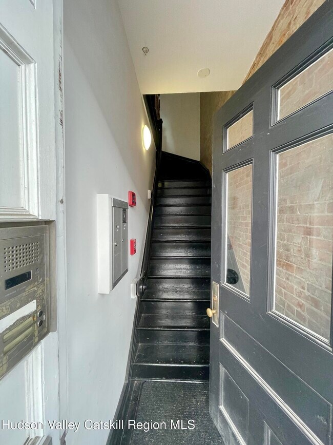 202 Warren St in Hudson, NY - Building Photo - Building Photo