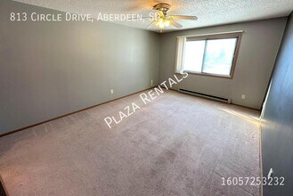 307 11th Ave NW in Aberdeen, SD - Building Photo - Building Photo