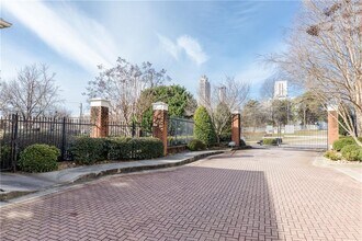 375 Highland Ave NE in Atlanta, GA - Building Photo - Building Photo