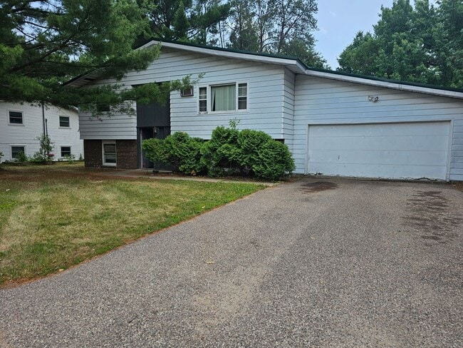 property at 460-462 Pepper Ave