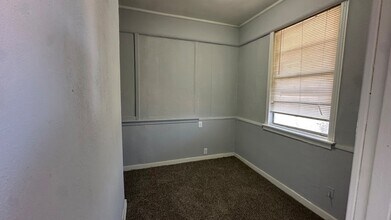 904 Herbert Ave, Unit 3 in Pasadena, TX - Foto de edificio - Building Photo