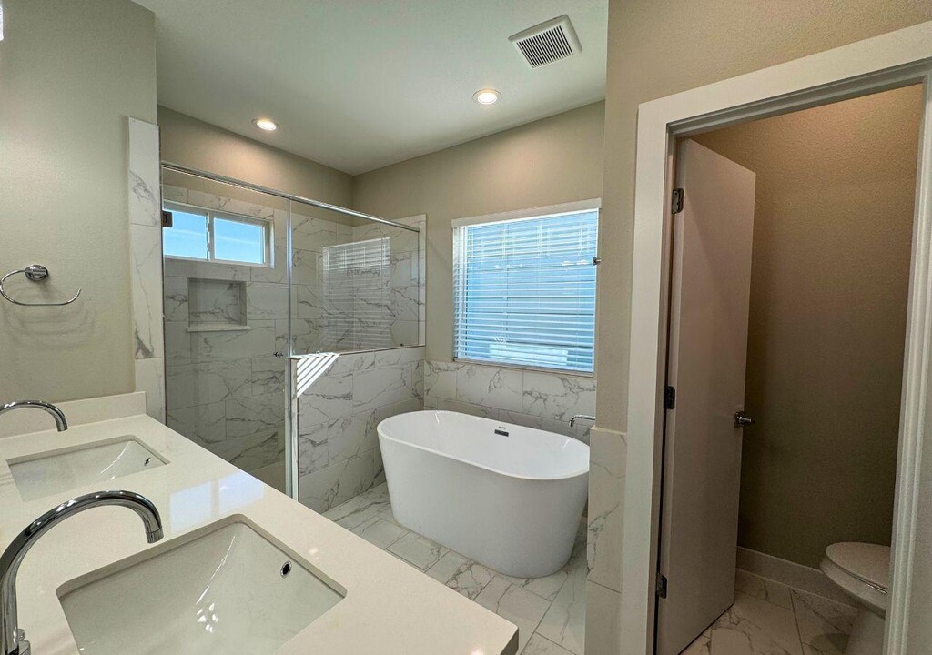 8108 Esther Acres Ln in Houston, TX - Building Photo