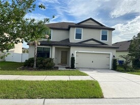 610 Silverthorn Pl in Groveland, FL - Building Photo