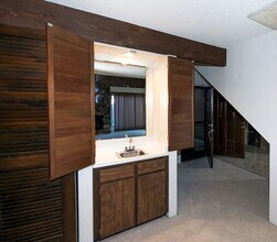 1930 Bechelli Ln in Redding, CA - Building Photo - Building Photo