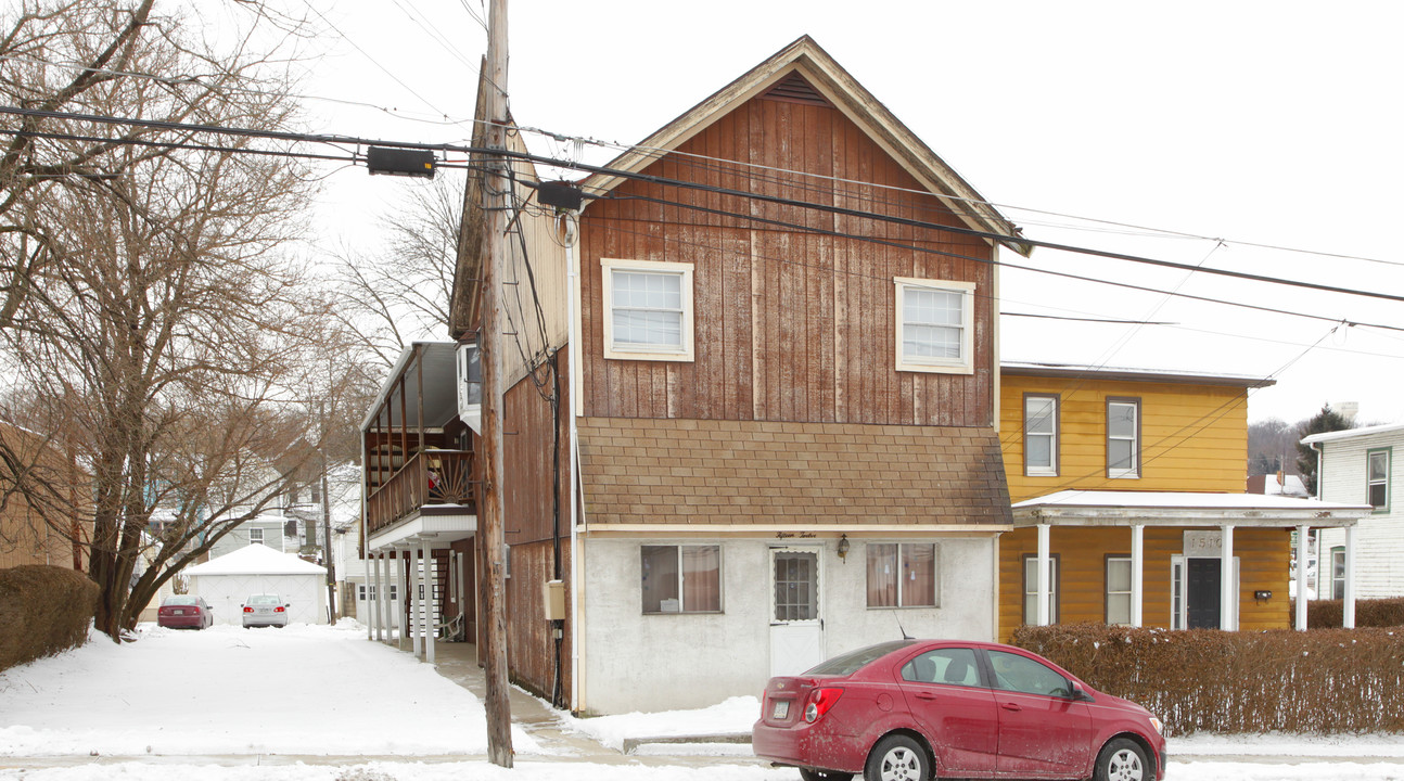 1512 4th Ave in Coraopolis, PA - Building Photo