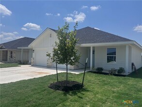 907 Smoke Tree Ln, Unit B in Killeen, TX - Building Photo - Building Photo