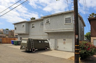 1722 S Pacific St in Oceanside, CA - Building Photo - Building Photo