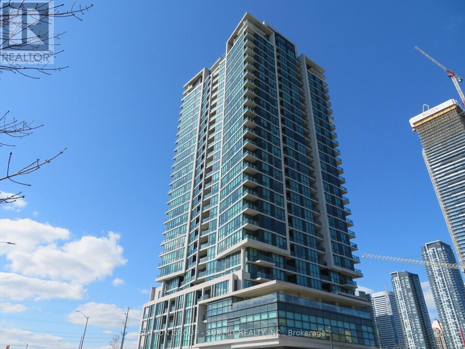 3985-3985 Grand Park Dr in Mississauga, ON - Building Photo