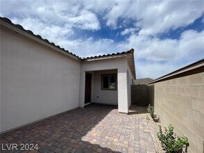 11622 Hatchling Ave in Las Vegas, NV - Building Photo - Building Photo