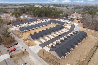 Townhomes at Magnolia in Rainbow City, AL - Building Photo - Building Photo