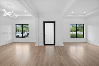 12190 Rhino Oaks Dr in Davie, FL - Building Photo - Building Photo