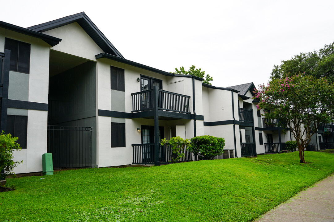 Haven at Briargrove in Houston, TX - Building Photo