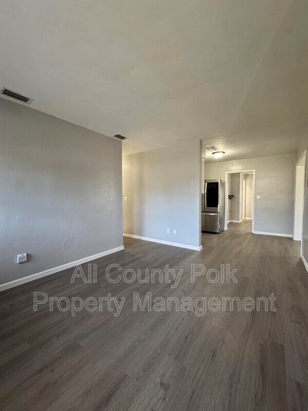 1043 Pineview Pl in Lakeland, FL - Building Photo - Building Photo
