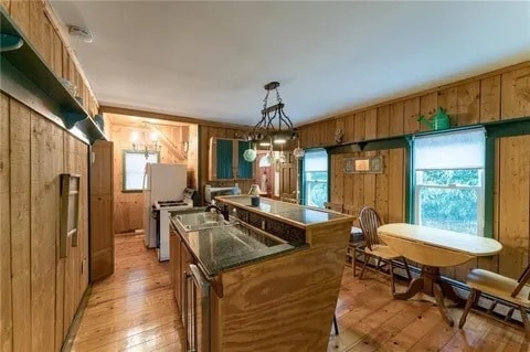 29 Eton Ave in Warwick, RI - Foto de edificio - Building Photo