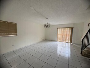 5625 W 26th Ct in Hialeah, FL - Building Photo - Building Photo