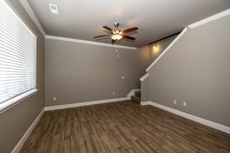 Willow Point Townhomes in Denver, CO - Foto de edificio - Interior Photo