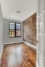 124 Ridge St in New York, NY - Building Photo - Building Photo