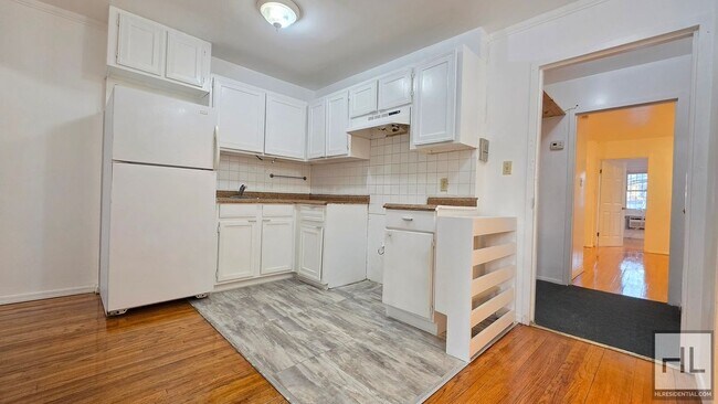 9 STREET in Queens, NY - Foto de edificio - Building Photo