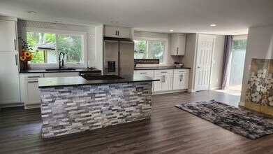 8054 Ortonville Rd in Village of Clarkston, MI - Building Photo - Building Photo