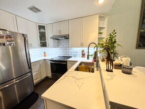 7174 Sportsman Dr in North Lauderdale, FL - Building Photo - Building Photo