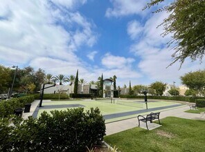 5256 Pacific Ter in Hawthorne, CA - Foto de edificio - Building Photo