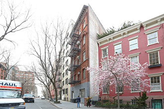 45 Morton St in New York, NY - Foto de edificio - Building Photo