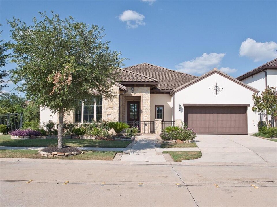 10 Quiet Path Dr in Sugar Land, TX - Building Photo